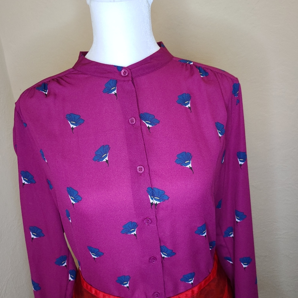 Woman's button down top - Picture 4 of 7